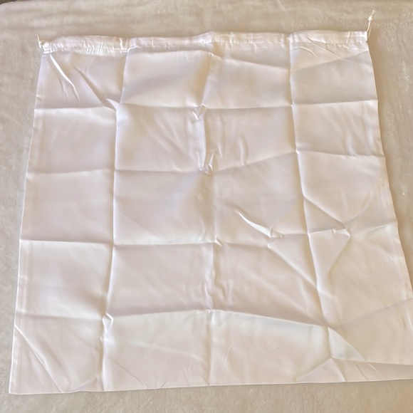 New Michael Kors Large Storage/Dust Bag White & Silver Lettering - Picture 5 of 8